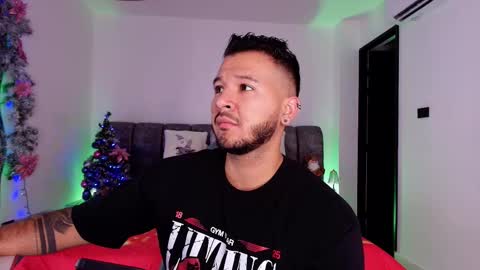 MIKEE online show from 3, 12, 2025