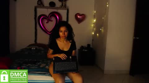 Snapshot of mr_mrscurie chatting on 11, 12, 2024 Mr Mrs Curie online show from 11, 12, 2024