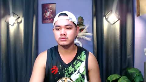 mr_olivercummerx online show from 5, 10, 2025