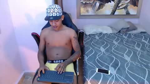 Snapshot of mr_stiven_ chatting on 8, 3, 2025 mr_stiven_ online show from 8, 3, 2025