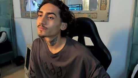 Snapshot of mr_strike chatting on 2, 11, 2025 MR online show from 2, 11, 2025