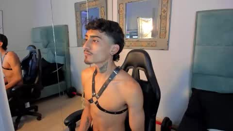 Snapshot of mr_strike chatting on 11, 11, 2025 MR online show from 11, 11, 2025