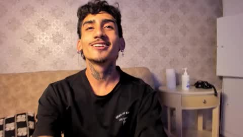 Snapshot of mr_strike chatting on 13, 11, 2025 MR online show from 13, 11, 2025