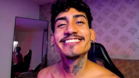 Snapshot of mr_strike chatting on 21, 11, 2025 MR online show from 21, 11, 2025