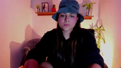 Laura online show from 7, 3, 2025