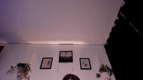 Laura online show from 5, 10, 2025