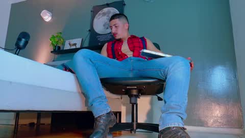 Snapshot of mrfox__ chatting on 16, 10, 2025 Mr Fox online show from 16, 10, 2025