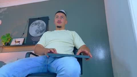 Snapshot of mrfox__ chatting on 8, 11, 2025 Mr Fox online show from 8, 11, 2025