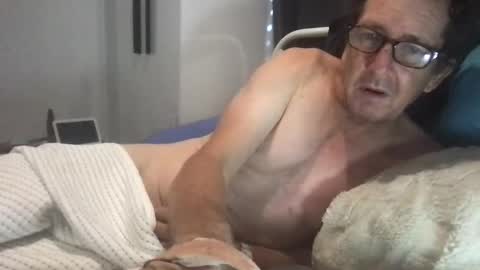 Snapshot of mrgray11xxx chatting on 27, 11, 2025 mrgray11xxx aussie online show from 27, 11, 2025