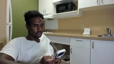 Snapshot of mromg007 chatting on 6, 11, 2025 mromg007 online show from 6, 11, 2025