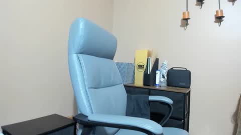 Snapshot of mromg007 chatting on 18, 11, 2025 mromg007 online show from 18, 11, 2025