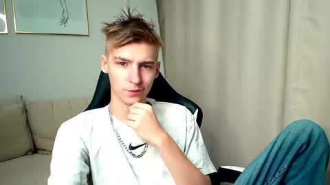 Adam online show from 15, 10, 2025