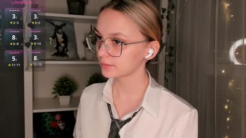 Elizabeth online show from 2, 2, 2025