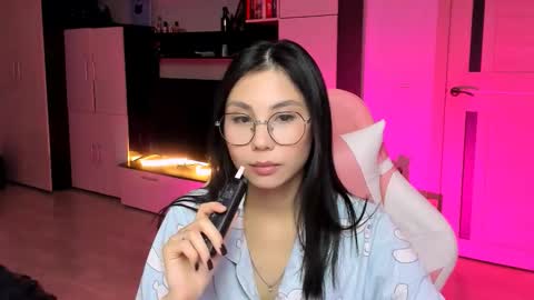 ms_emily_ online show from 27, 11, 2025