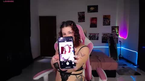 Snapshot of ms_ratuelita chatting on 19, 10, 2025 Manuela3 online show from 19, 10, 2025