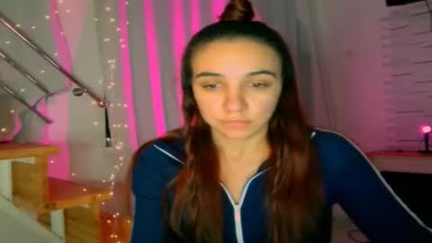 ms_sophiee online show from 4, 1, 2025