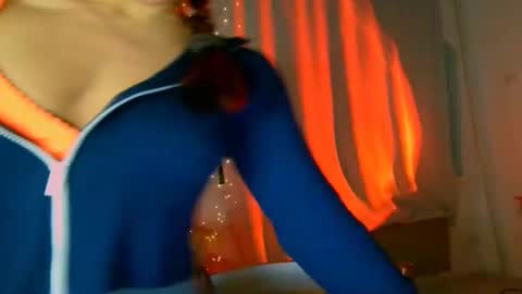 ms_sophiee online show from 6, 1, 2025