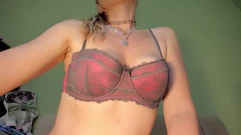 MsPurrfectLove online show from 1, 12, 2025