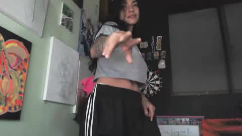 Snapshot of mulan_o chatting on 13, 10, 2025 JESSICA online show from 13, 10, 2025