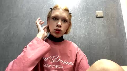 Snapshot of mun_poli chatting on 18, 11, 2025 Polik online show from 18, 11, 2025