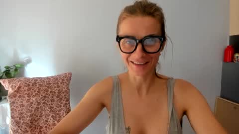 LOVELY JULIA  Peter DAY online show from 13, 1, 2025