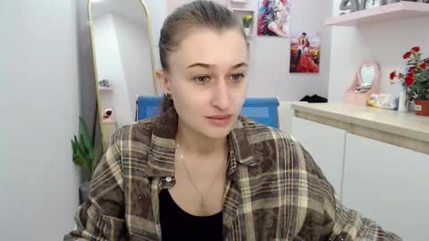 Snapshot of muriel_elvin chatting on 27, 10, 2025 muriel_elvin online show from 27, 10, 2025