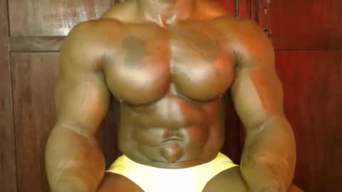 Snapshot of musclegodsammy23 chatting on 21, 10, 2025 musclegod23 online show from 21, 10, 2025