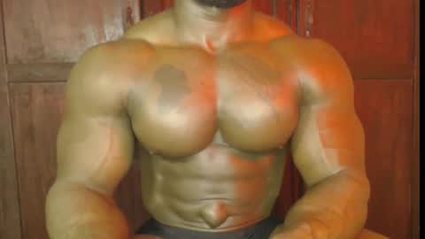 Snapshot of musclegodsammy23 chatting on 22, 10, 2025 musclegod23 online show from 22, 10, 2025
