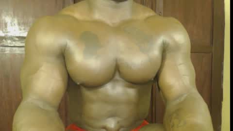 musclegod23 online show from 5, 11, 2025