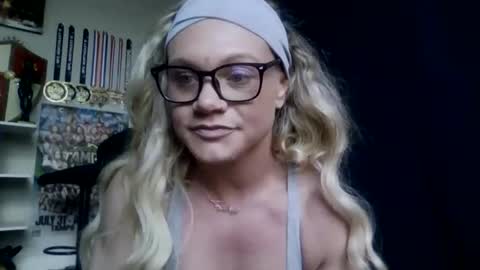 Muscle Mommy Tay online show from 17, 2, 2026