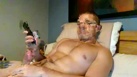muscleshow00 online show from 19, 12, 2025
