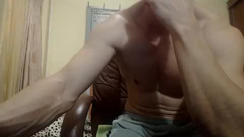 Snapshot of musculargod chatting on 17, 12, 2025 SexyMuscled online show from 17, 12, 2025