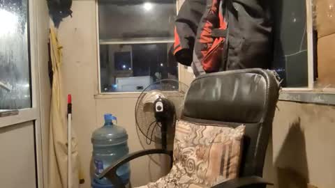 handsome sexy muscular man online show from 16, 1, 2026