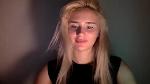 Snapshot of musescorner chatting on 18, 11, 2025 musescorner online show from 18, 11, 2025