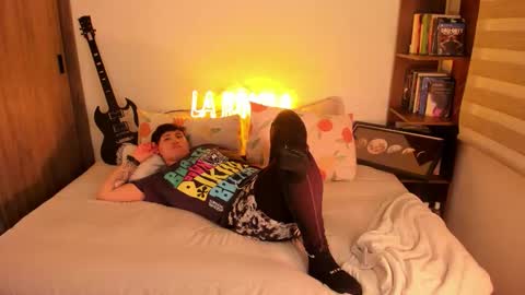 Snapshot of musicayluna chatting on 12, 10, 2025 VALENTINA Luna online show from 12, 10, 2025