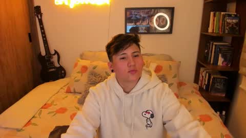 Snapshot of musicayluna chatting on 14, 10, 2025 VALENTINA Luna online show from 14, 10, 2025