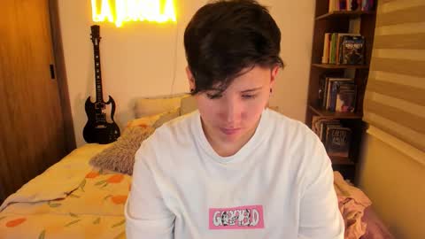 Snapshot of musicayluna chatting on 15, 10, 2025 VALENTINA Luna online show from 15, 10, 2025