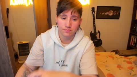 Snapshot of musicayluna chatting on 22, 10, 2025 VALENTINA Luna online show from 22, 10, 2025