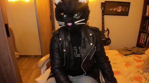 Snapshot of musicayluna chatting on 1, 11, 2025 VALENTINA Luna online show from 1, 11, 2025