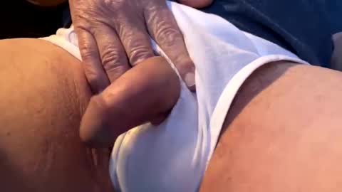 Snapshot of mutualjerk chatting on 7, 3, 2025 bighead mature oldcock love hairy pussy C2C married..hairy women more than welcome. Tips not required but appreciated online show from 7, 3, 2025