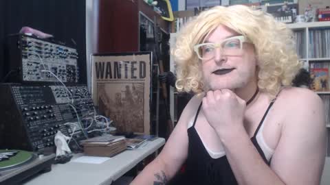 Muziknerd online show from 5, 2, 2026