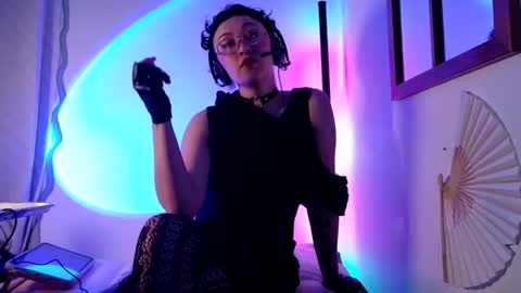 Mx. Anouk Divine online show from 2, 2, 2026