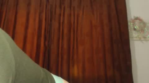 Snapshot of my_kind_of_love chatting on 24, 9, 2025 sara i know you love me xoxox online show from 24, 9, 2025