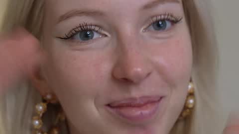 STELLA  Im here today online show from 2, 2, 2025