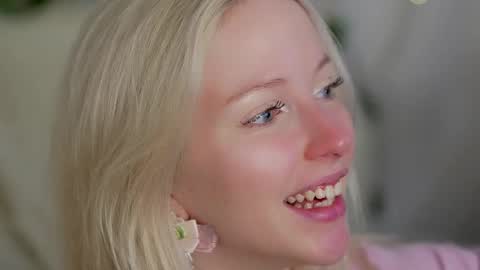 STELLA  Im here today online show from 18, 2, 2025