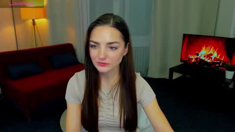 Ella online show from 7, 10, 2025