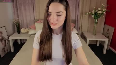 Ella online show from 4, 11, 2025