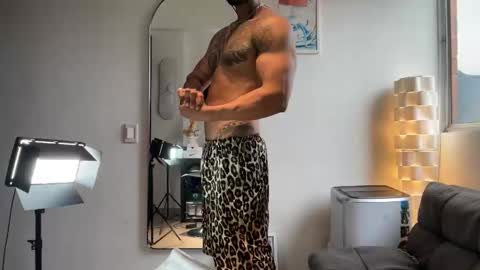 Snapshot of myke_esthetic chatting on 18, 2, 2026 Myke esthetic online show from 18, 2, 2026