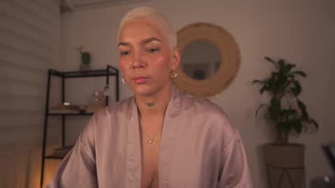 jacke BUNNY online show from 16, 1, 2026