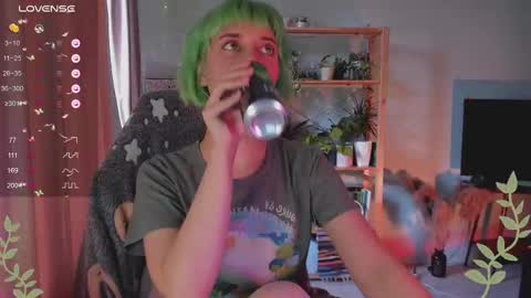 Snapshot of mylaweb chatting on 9, 3, 2025 MylaFlores online show from 9, 3, 2025